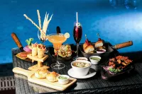 Mahagun Sarovar Portico Suites - Frühstück