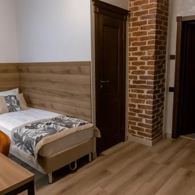 Mayak Hotel dekat Srednevekovyy Gorod Svargas