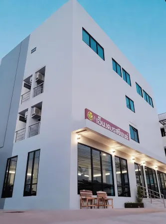 NK Residence Sakon Nakhon Отели рядом с достопримечательностью «Wat Phra That Choeng Chum Worawihan»