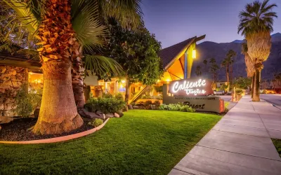 Caliente Tropics Hotels near Moorten Botanical Garden