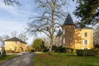 Château de Maraval Hotels in Cénac-et-Saint-Julien