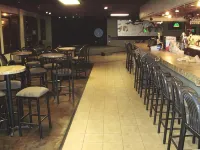 Trade Winds Central Inn - bar