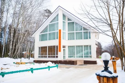 Vyatichi Health Resort Hotels near Yuzhny Borovninskiy Lighthouse