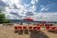 Scotty's Lakeside Resort - Strand
