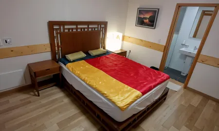 Hwangnamkwan Hanok Guesthouse Отели рядом с достопримечательностью «Gyeongju Najeong Well»