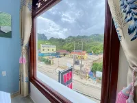 Van Anh Hotel - Restaurant - con vistas a la montaña