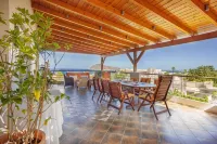 Stamatakis Boutique Studios - Airport Shuttle