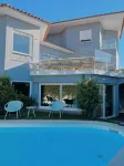 Luna House & Cowork - Swimmingpools