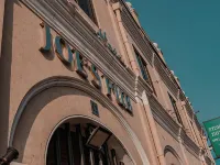 Snooze Station by Sydney Galle Hotels near Galle Railway Station