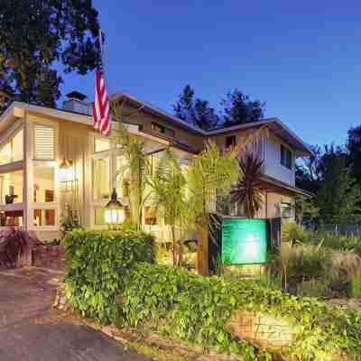 Saratoga Oaks Lodge Hotel Exterior
