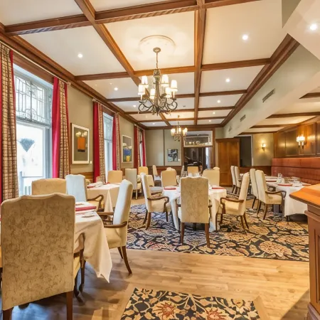 Idlewyld Inn & Spa, WorldHotels Crafted Отели рядом с достопримечательностью «Стадион «Ти-Ди Стэдиум»»