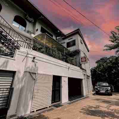 Haggai - Tourist Bangalow Hotel Exterior