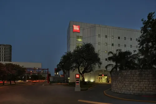 Ibis Monterrey Valle Экстерьер Photos