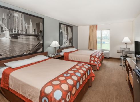 Super 8 by Wyndham Pekin/Peoria Area