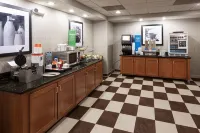 Hampton Inn & Suites Cedar Rapids - North Hotels in Marion