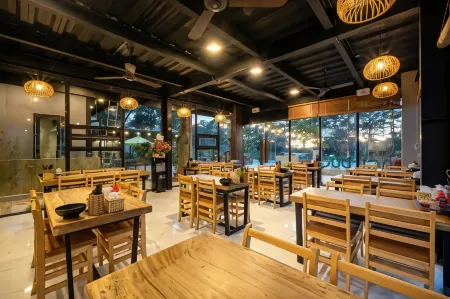 Bach Duong Hotel Отели в г. Kon Plong District