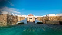 Holiday Inn Acapulco la Isla, an IHG Hotel Các khách sạn gần Sân bay quốc tế Juan N. Alvarez