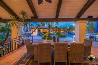 Luxury Oasis with Custom Pool and Sports Courts - Exquisite Palm Paradise