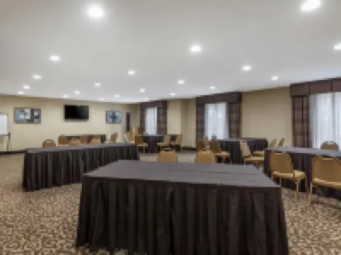 巴斯特羅普派恩斯貝斯特韋斯特酒店 巴斯特羅普縣酒店