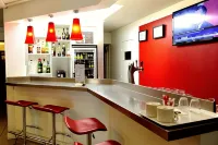 里昂東倍諾斯 A42 宜必思酒店 - 酒吧