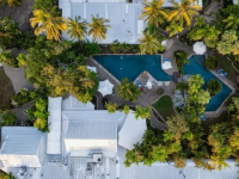 Seahaven Resort Hotels near Great Barrier Reef Aquarium