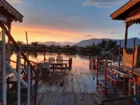 Chicago Group of Houseboats