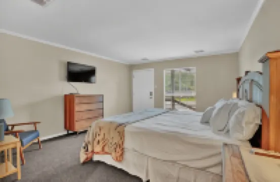 Maven's Inn & Grill Hotels in Canyon Lake