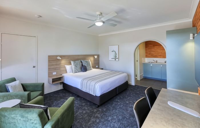 Hamilton Henry Parkes Motor Inn