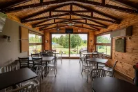 Open Hearth Lodge - parking