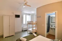 Hostal l'Estrella Hotels in Torrent