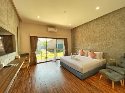 Destino Hotel Surin Отели в г. 