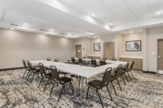 Best Western Plus Mid County