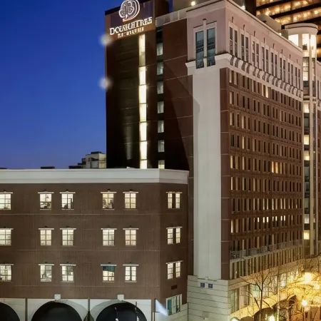 DoubleTree by Hilton Charlotte City Center Отели рядом с достопримечательностью «Банк оф Америка Стадиум»
