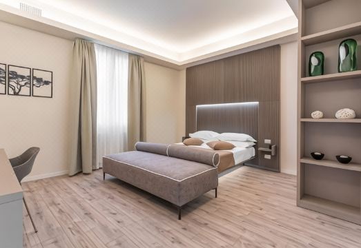 메네기나 스위트 객실 내부