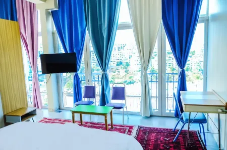 Damask Rose, Lebanese Guest House Отели рядом с достопримечательностью «Lavender Ville Wedding Venue»