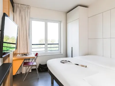 Ibis Budget Knokke Hotels near Knokke