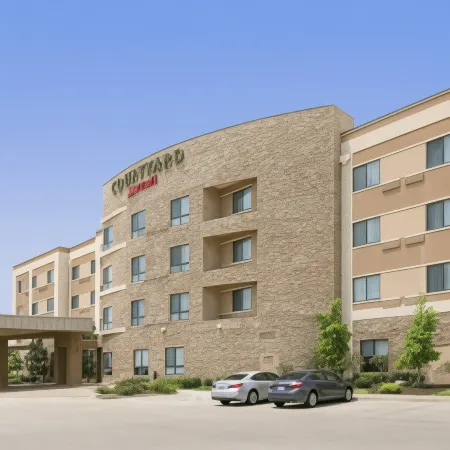 Courtyard Lufkin Отели рядом с достопримечательностью «Зоопарк Эллен Траут»