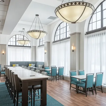 Hampton Inn & Suites Atlanta-Downtown Отели рядом с достопримечательностью «Государственный университет Джорджия»