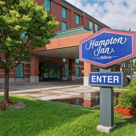 Hampton Inn by Hilton Ottawa Отели рядом с достопримечательностью «Канада Авиэйшен энд Спейс Музеум»