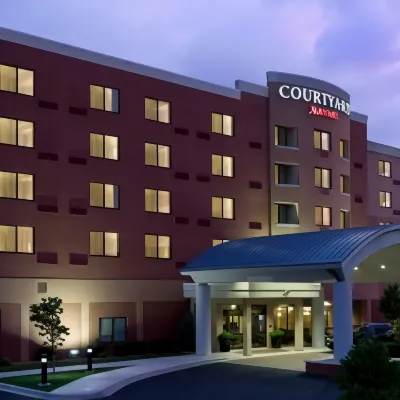 Courtyard Cincinnati North at Union Centre Hotels in Beckett Ridge