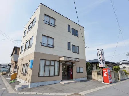 Business Hotel Sanroku Отели рядом с достопримечательностью «Niiyama Shrine»