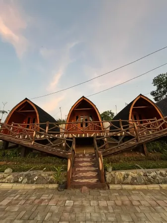 Mahayun Villa Отели в г. Tanjungsari