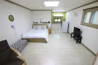 Seongju Corner Valley Pension Hotels near Deoseuta