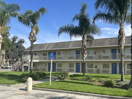 Studio 6 Suites - Riverside, CA - South