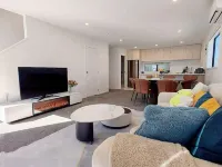 Modern & New • 3 Beds • 6 Guests Hotels in Upper Hutt City