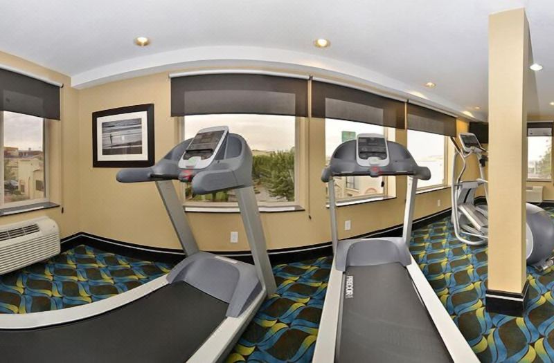 Comfort Inn & Suites I-10 Airport photo 4