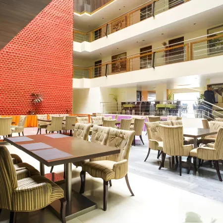 The White Hotel Katra, a Member of Radisson Individuals Отели в г. Катра