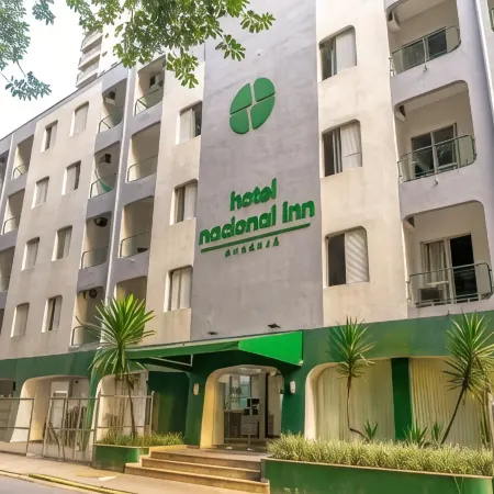 Hotel Nacional Inn Guarujá Отели рядом с достопримечательностью «Пляж Энсеада»