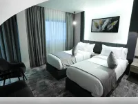 Roya Downtown Boutique Hotel Отели рядом с достопримечательностью «Радужная улица»