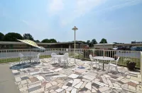 Americas Best Value Inn Iola